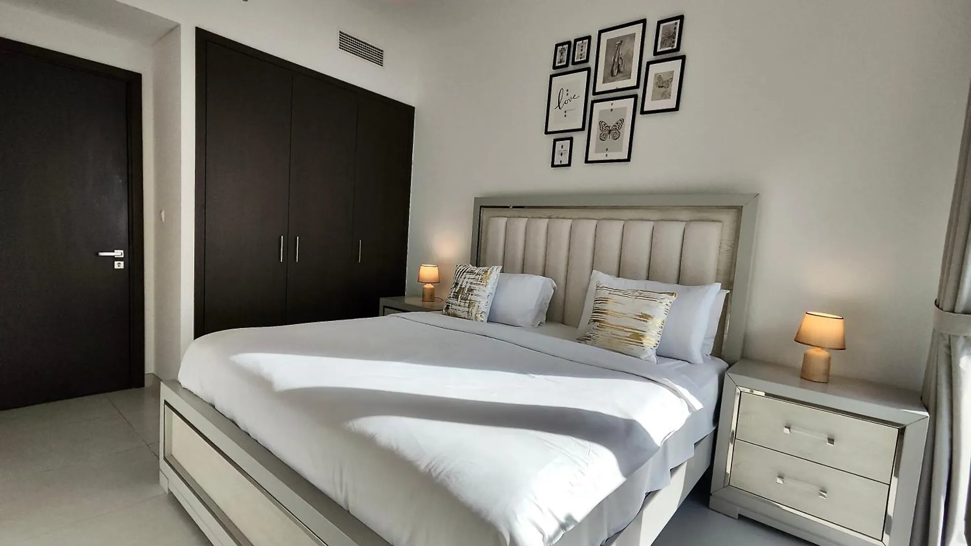Creek Side 18 I Harbor Views I Apartment Dubai