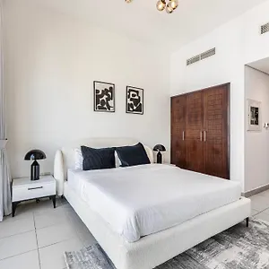  Apartment Boulevard Central, View, Downtown
