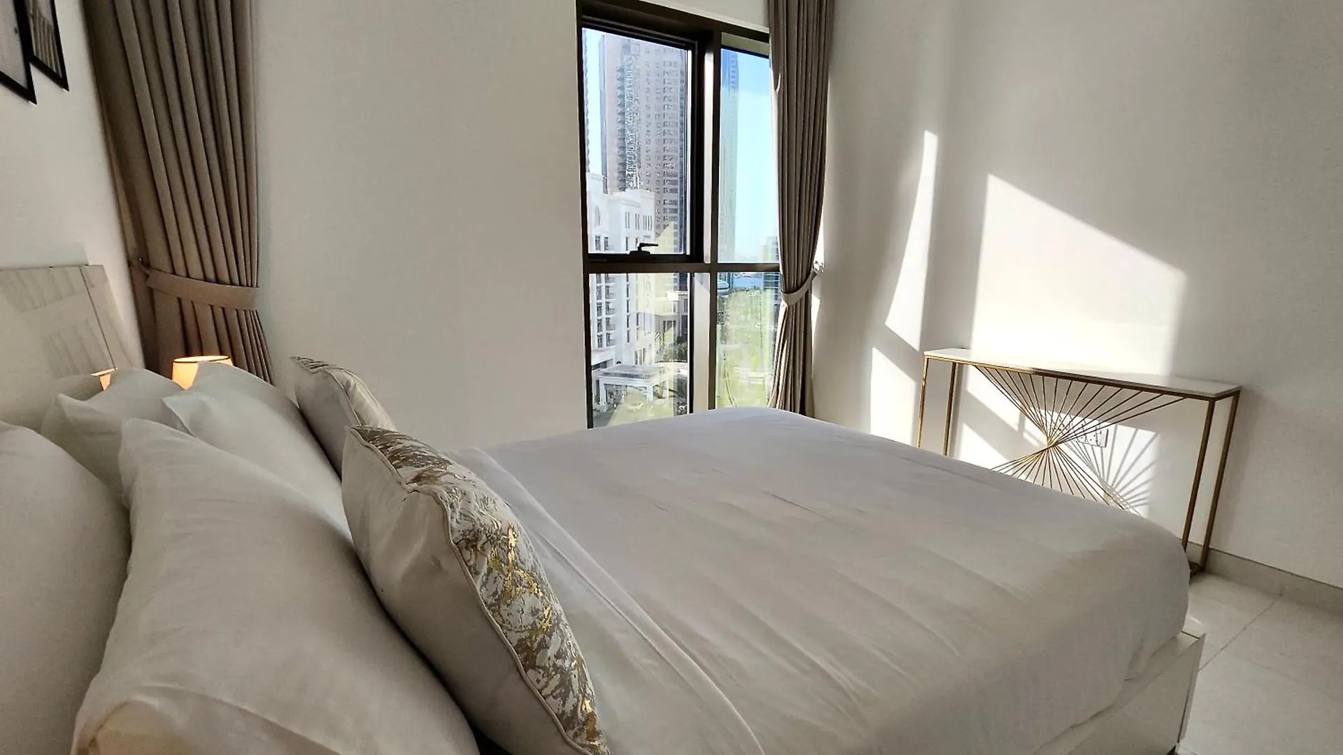 Creek Side 18 I Harbor Views I Apartment Dubai